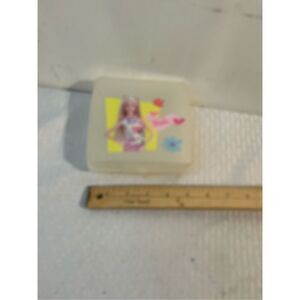 Tupperware‎ sandwich keeper barbie